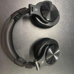 Elektronika - Koptelefoon zwart, ako bolo nahlásené Regio Oost-Vlaanderen pomocou iLost