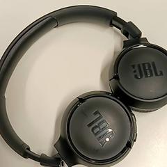 Hoofdtelefoon, jak nahlášeno Vrije Universiteit Brussel (VUB) pomocí iLost