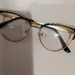 Szemüveg, amint azt allGo Almere az iLost segítségével jelentette.