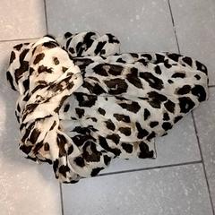 Shawl, as reported by Ziekenhuis Oost-Limburg using iLost