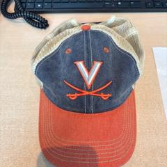 Mütze Gekleurde pet, gemeldet von Haven Hotel Rotterdam über iLost