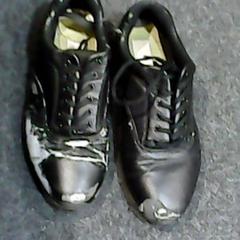 Scarpe, come riportato da SnowWorld Landgraaf utilizzando iLost