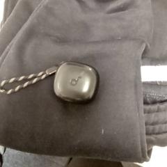 Audifonos inalambricos & Ropa de deporte, ha sido reportado por Mövenpick Hotel Amsterdam City Centre con iLost