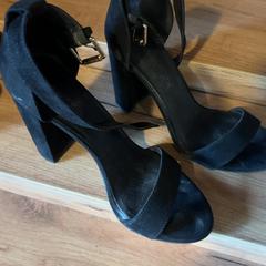 Talons zwart, a été signalé par Attractie- & Vakantiepark Slagharen utilisant iLost