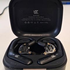 earphones / box (made in China), amint azt az iLostnak jelentették.