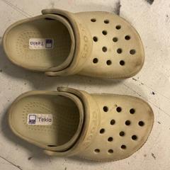 Schoen Crocs, zoals gemeld door Artis met iLost