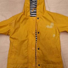 Kurtka Jaune, zgłoszono przez IKEA Lyon Grand Parilly przy użyciu iLost