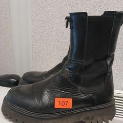 Des chaussures, a été signalé par Rock Werchter utilisant iLost