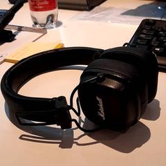 Sluchátka Zwart, jak nahlášeno Campus Den Haag pomocí iLost