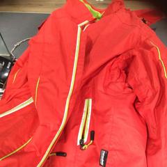 ジャケット がiLostで Breng Nijmegen によって報告されました