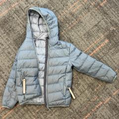 السترة، كما تم الإبلاغ عنه بواسطة Connexxion Amstelland-Meerlanden Schiphol Zuid عبر iLost