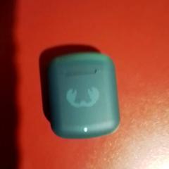 Oordopjes Blauw, segons ha informat Apenheul mitjançant iLost