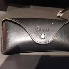 Brillenkoker, como reportado por Universiteit Gent - Faculteitsbibliotheek LW utilizando o iLost