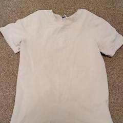 T shirt Beige, zoals gemeld door Van der Valk Hotel Sneek met iLost