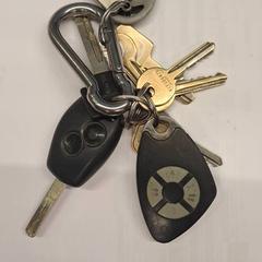 Gako-zorroa giltzekin Noir, gisa salatu by IKEA Paris Nord Roissy iLost erabiliz