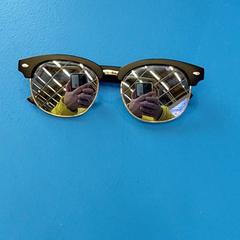 Lunettes, a été signalé par IKEA Nantes utilisant iLost