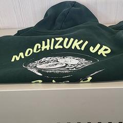 كنزة صوفية، كما تم الإبلاغ عنه بواسطة Transdev Gooi en Vechtstreek عبر iLost