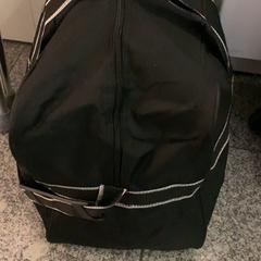 バッグ がiLostで Eindhoven Airport によって報告されました