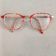 Óculos, como reportado por IKEA Nantes utilizando o iLost