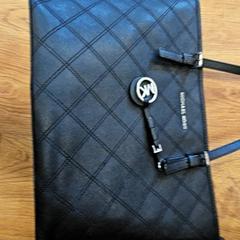 バッグ がiLostで GVB によって報告されました