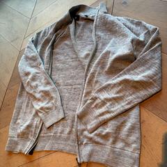 조끼 Grey, iLost를 사용하여 Hotel Apeldoorn에 보고됨