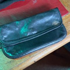 Black leather wallet Black, leather, zoals gemeld door KABUL à GoGo / Teatro met iLost