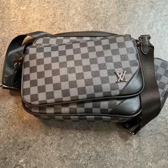 Saco Rajaonarivony, como reportado por Gemeente Amsterdam - Bureau Gevonden Voorwerpen utilizando o iLost