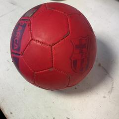 Bola de futebol Ibema Egita, barcelona, como reportado por Artis utilizando o iLost