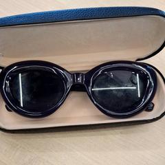 Sonnenbrille Plastique bleu, sans marque, gemeldet von IKEA Avignon über iLost