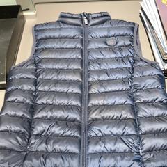 바디 워머 Donker blauw, maat 156 cm. Merk creek, iLost를 사용하여 Pathé Tilburg Stappegoor에 보고됨