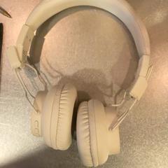 Auriculares, segundo informou MEININGER Hotel Marseille Centre la Joliette usando iLost