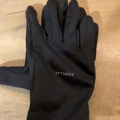 Handschoen Zwart, amint azt Pathé Utrecht Leidsche Rijn az iLost segítségével jelentette.