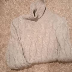 Sweater, as reported by Van der Valk Hotel Apeldoorn - De Cantharel using iLost