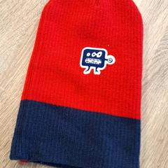 Beanie rood blauw, zgłoszono przez RRReis IJssel-Vecht Lelystad przy użyciu iLost