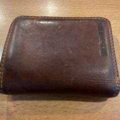 Pénztárca Parsa, amint azt Gemeente Amsterdam - Bureau Gevonden Voorwerpen az iLost segítségével jelentette.