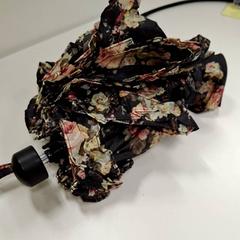 Guarda-chuva paraplu met bloemen, como reportado por IKEA Amersfoort utilizando o iLost