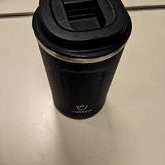 Fľaša na vodu, ako bolo nahlásené Vrije Universiteit Amsterdam pomocou iLost