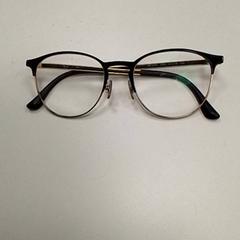 Lentes, segundo informou ilévia usando iLost