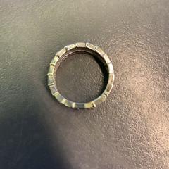 Ring, gemeldet von Eindhoven Airport über iLost