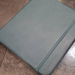 Ereader, zgłoszono przez Rotterdam The Hague Airport przy użyciu iLost