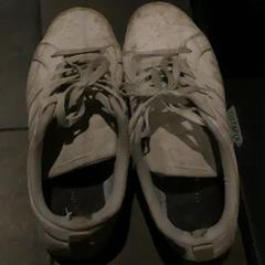 Zapatos White running shoes, segundo informou MEININGER Hotel Amsterdam City West usando iLost