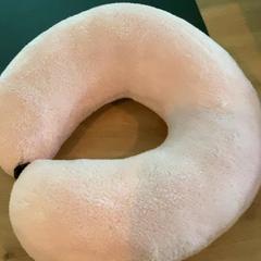 Neck pillow Pink, as reported by MEININGER Hotel Köln West using iLost