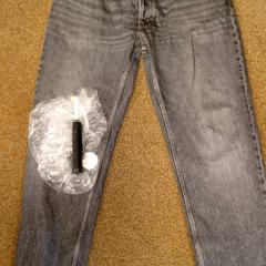 Jeans & Brosse à dents Grijs, a été signalé par Van der Valk Hotel Sneek utilisant iLost