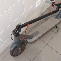 Kolobežka Grijs  Elektrische step, ako bolo nahlásené Regio Oost-Vlaanderen pomocou iLost