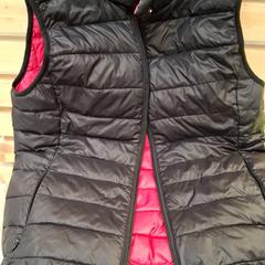 Kurtka bomber sans manches, zgłoszono przez IKEA Grenoble przy użyciu iLost