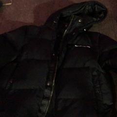 Jaqueta Zwart, segons ha informat De Heeren van Aemstel mitjançant iLost