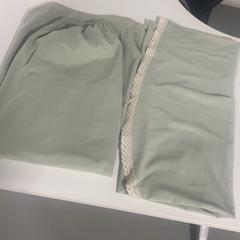 Ruházat, amint azt Silver Sands Beach az iLost segítségével jelentette.