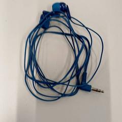 Blauwe oortjes met draad Blauw, gisa salatu by Heidelberglaan 15 iLost erabiliz