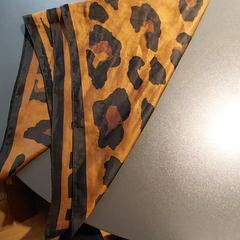 Foulard Leopard, a été signalé par IKEA Orléans - Ardon utilisant iLost