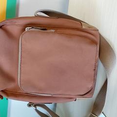 Táska - Schoudertasje, amint azt Regio Oost-Vlaanderen az iLost segítségével jelentette.